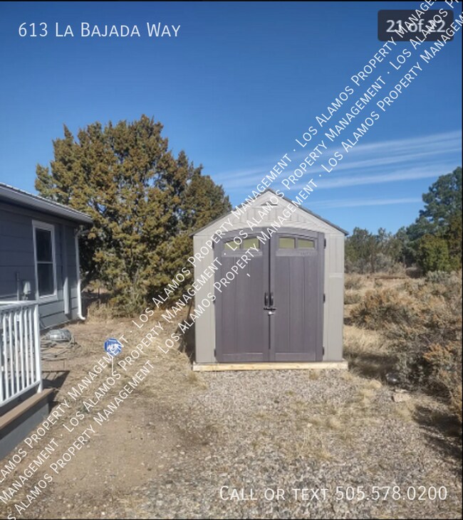 Building Photo - 613 La Bajada Way