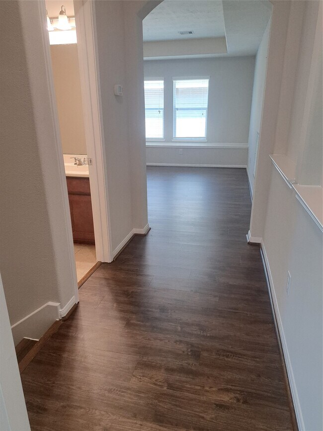 Building Photo - 26315 Fox Ridge Ln