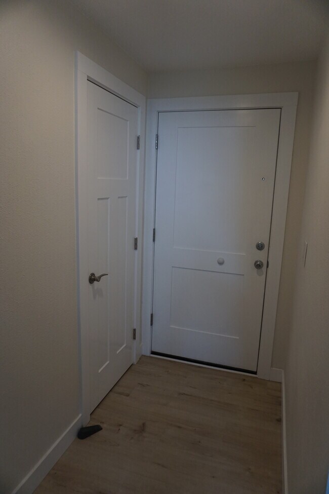 Entryway - 7218 NE 16th Ave