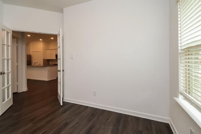 Building Photo - 5434 Tourmaline Wy