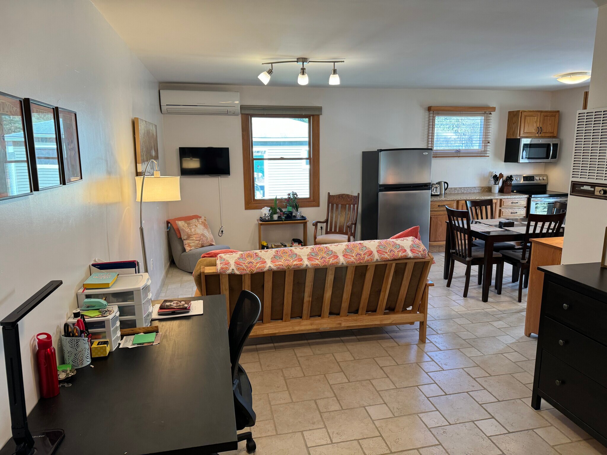 Building Photo - 1416 Hanshaw Rd