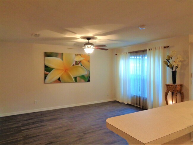 Building Photo - 1636 Pointe W Wy