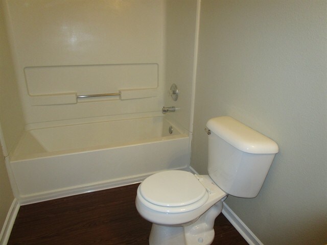 Building Photo - 1697 Blue Grass Pky