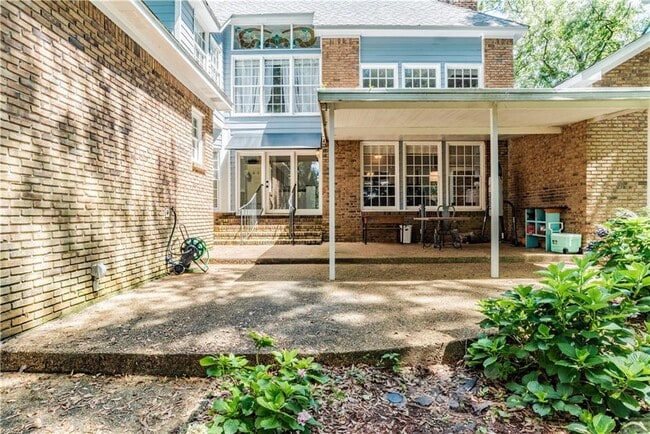 Building Photo - 2127 Ryegate Ct