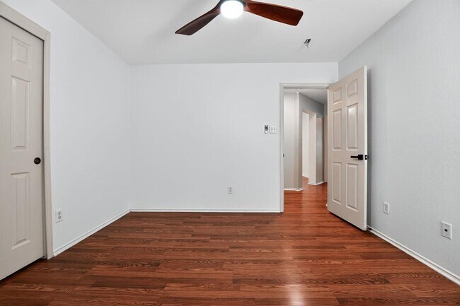 Building Photo - 1502 McDowell Bend