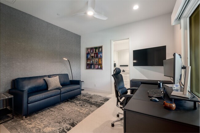 Building Photo - 75642 Via Livorno