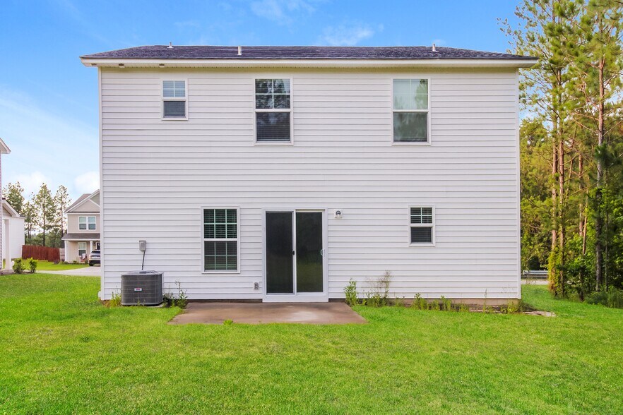 Building Photo - 120 Woodcote Dr