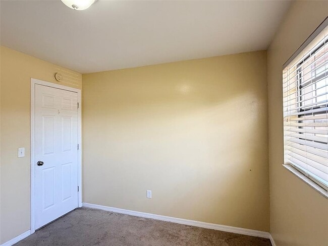 Building Photo - 1219 Julian Ln Dr