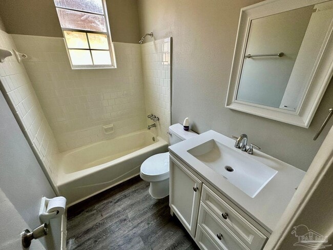 Building Photo - 1103 W La Rua St