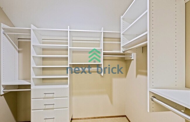 Building Photo - Beautiful 4-Bedroom Home with Spacious Yard in a Quiet Cul-de-Sac