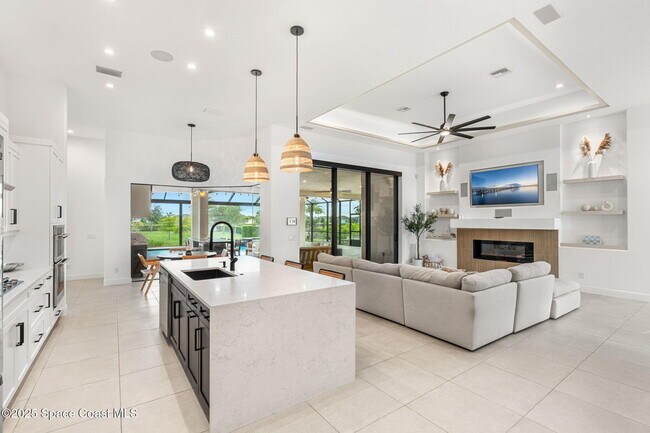 Building Photo - 8499 Serrano Cir
