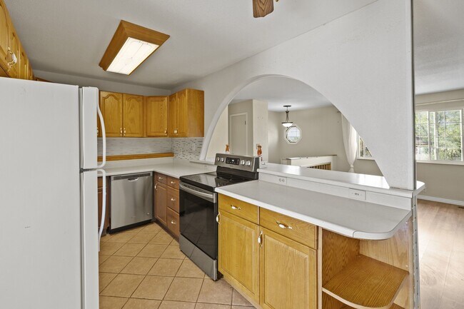 Building Photo - 4319 Millburn S