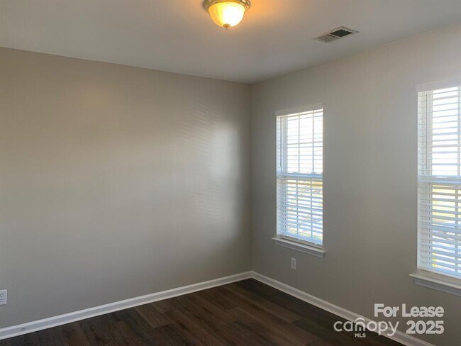 Building Photo - 175 Devon Forrest Dr
