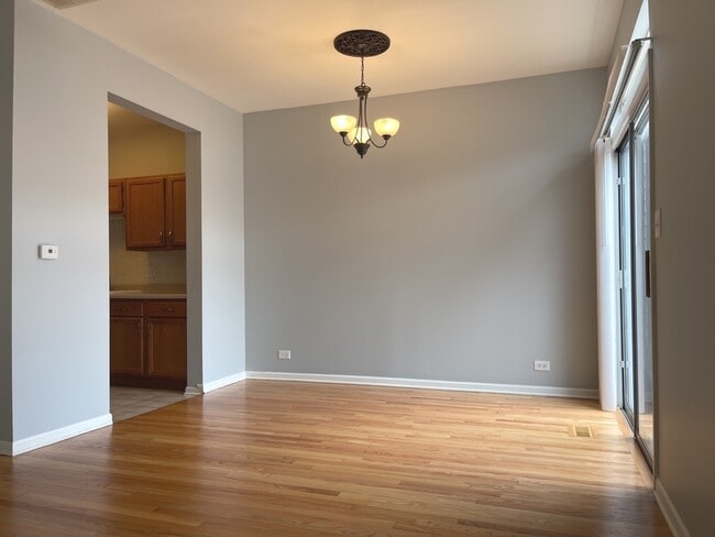 Building Photo - 930 Mesa Dr