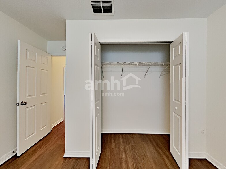 Building Photo - 1305 Cinda Ct