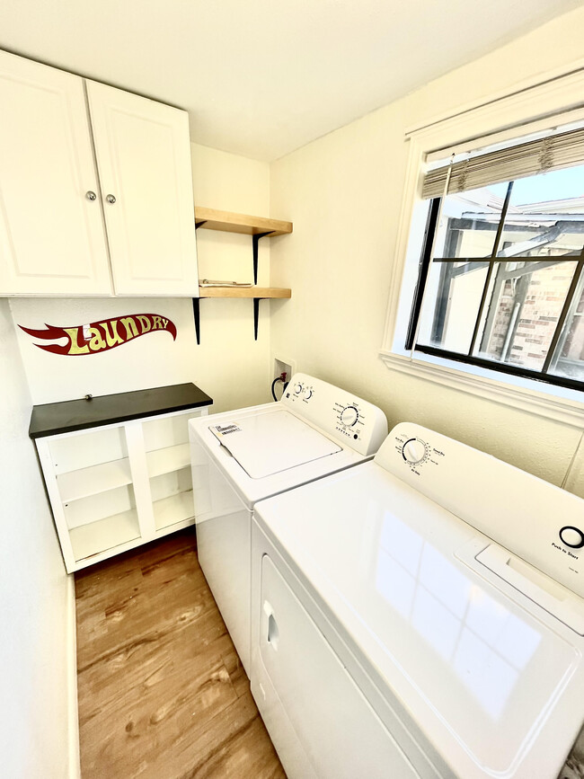 Laundry room - 223 Sidney St