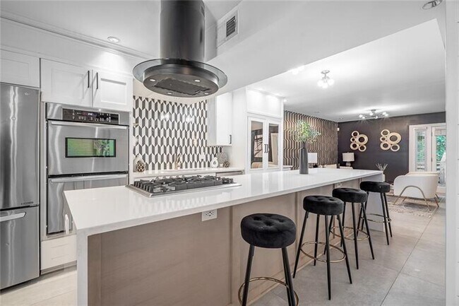 Building Photo - 1445 Monroe Dr NE