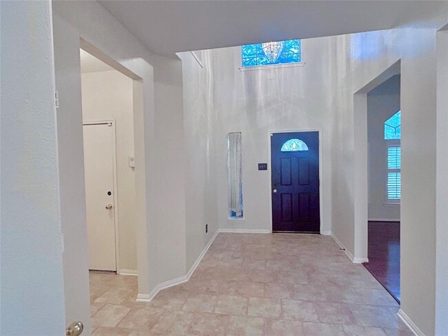 Building Photo - 2519 Silver Meadow Dr