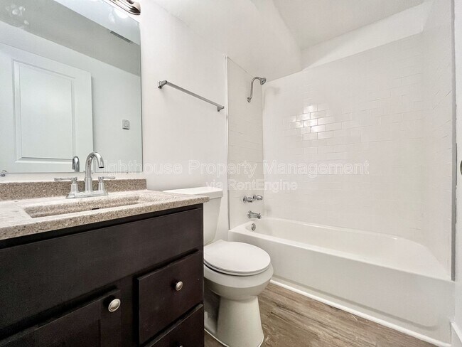 Building Photo - 1490 Carmil Dr