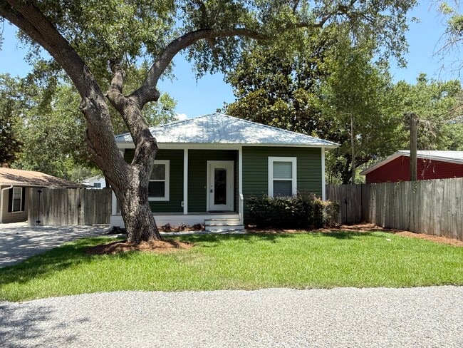 Building Photo - 37 Bayou Rd