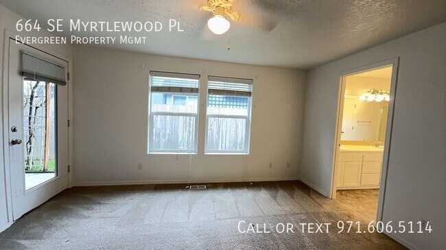 Building Photo - 664 SE Myrtlewood Pl