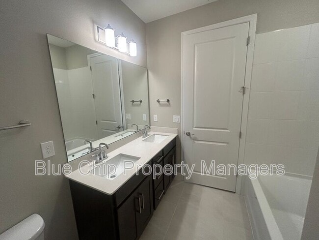 Building Photo - 1125 British Cir