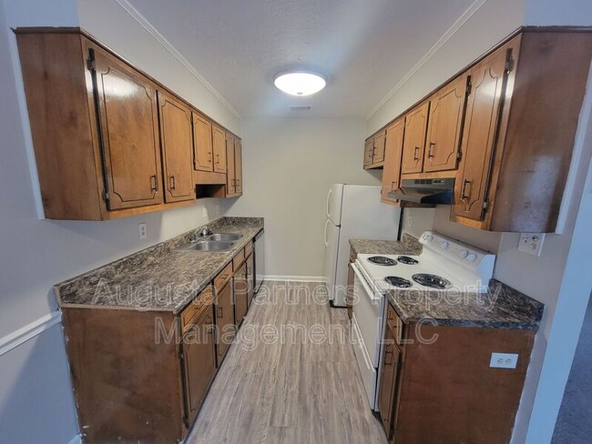 Building Photo - 112 Chalet North CT