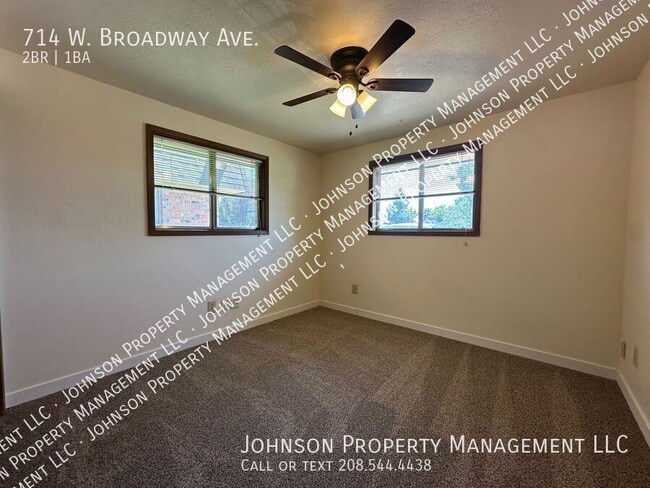 Building Photo - 714 W Broadway Ave