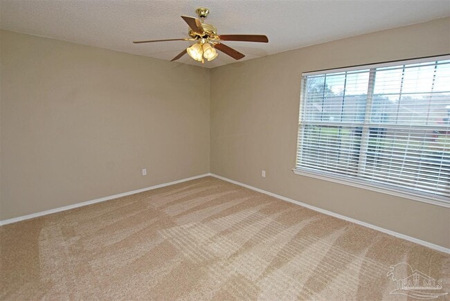 Building Photo - 1015 Glades Ln