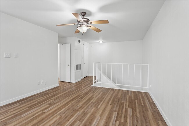 Building Photo - 18800 Egret Bay Blvd