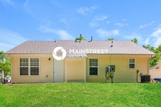 Building Photo - 3 Bedroom Pet-Friendly Home in Gastonia, NC with Main Street Renewal