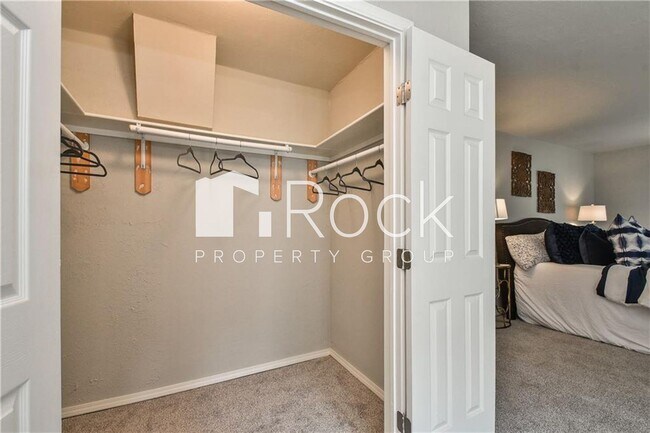 Building Photo - Beautifully Remodeled 4-Bedroom Home near ...