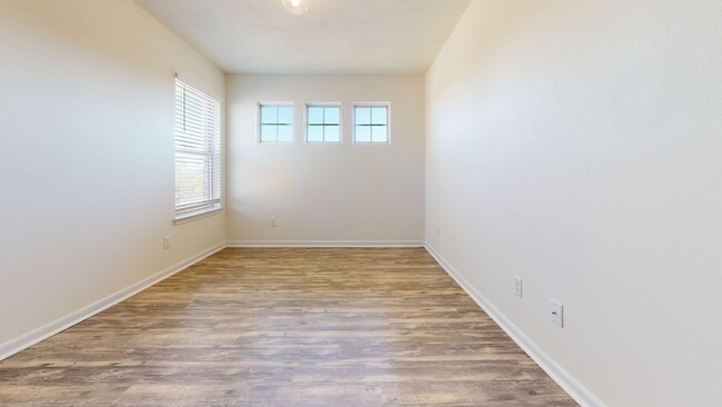 Building Photo - Beautiful home in Creek Meadow