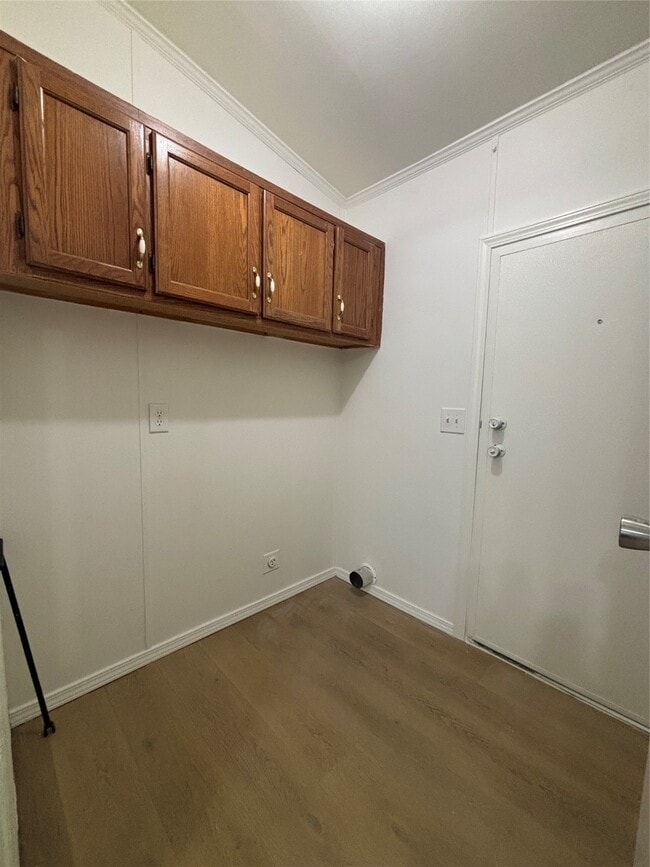 Building Photo - 10010 Cedar Landing Dr