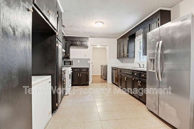 Building Photo - 4467 Donwood Cir