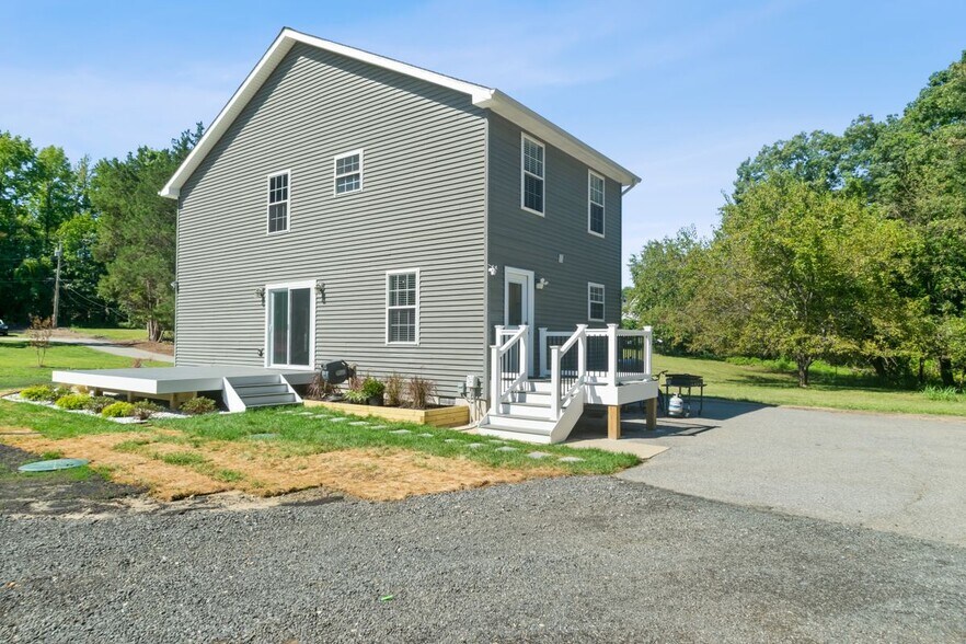 Building Photo - 680 Chestnut Springs Ln