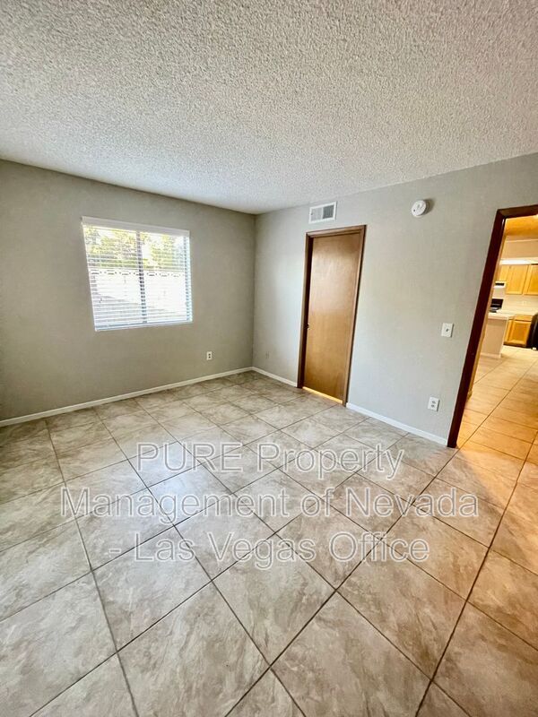 Building Photo - 2650 Sumac Ln