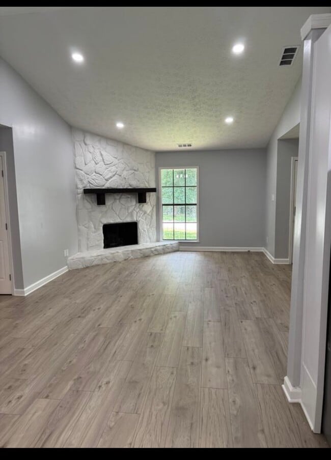 Building Photo - 4284 Friar Tuck Ln