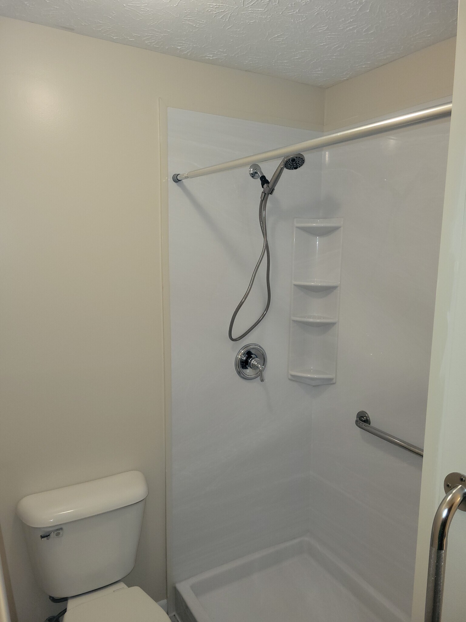 master bath - 30 Creekwood Dr