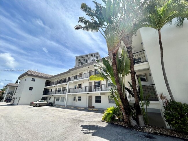 Building Photo - 4143 N Ocean Blvd