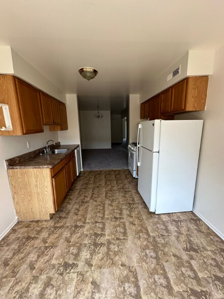 Building Photo - 1903 Country Ln