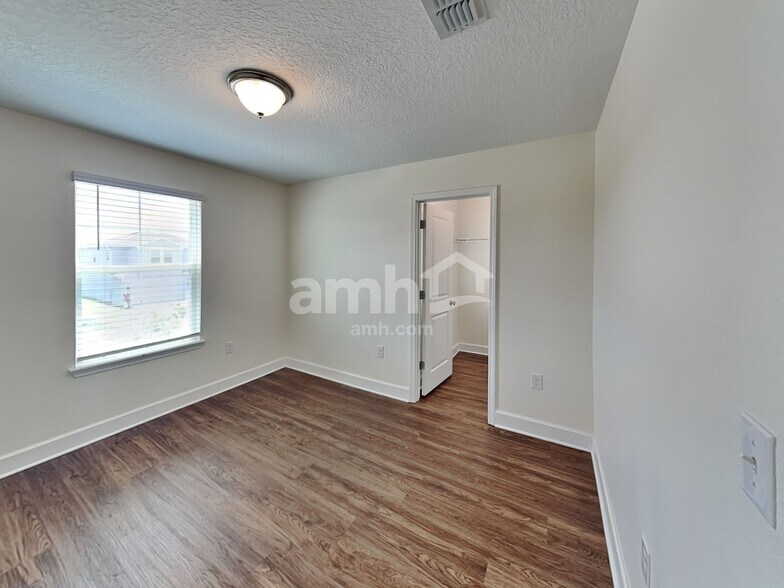 Building Photo - 4616 Birdsong Dr