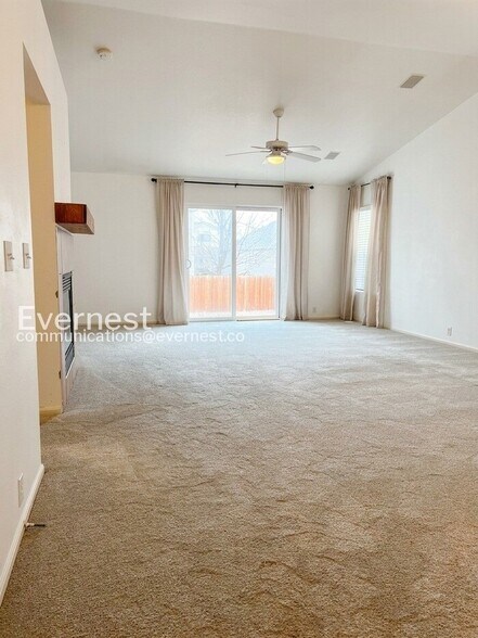 Building Photo - 8215 Silver Glen Dr