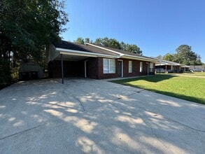 Building Photo - 32 Wilma Dr NW