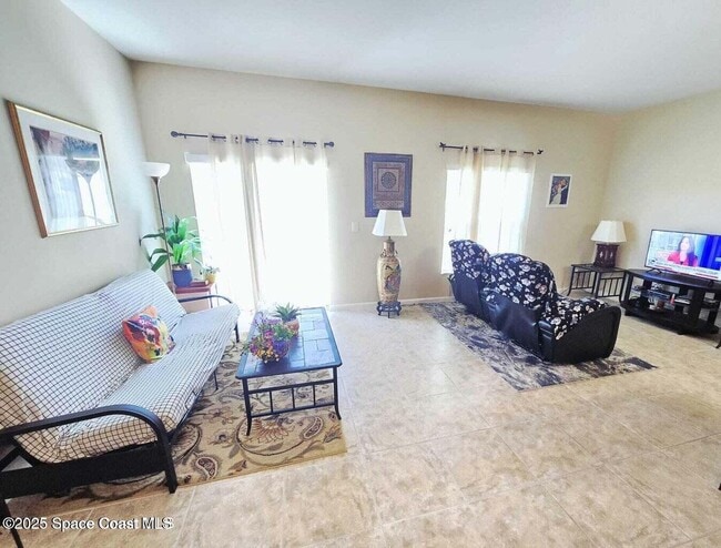 Building Photo - 2735 Revolution St