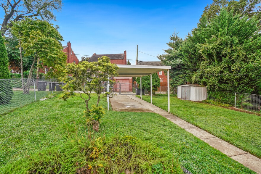 Building Photo - 1446 Roxanna Rd NW