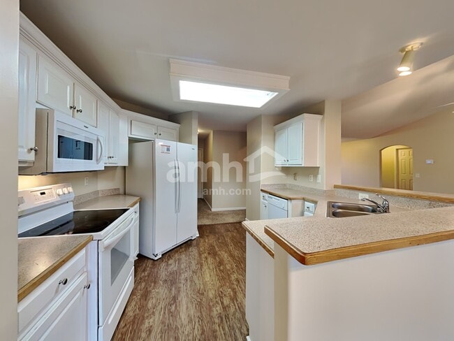 Building Photo - 521 San Dra Way