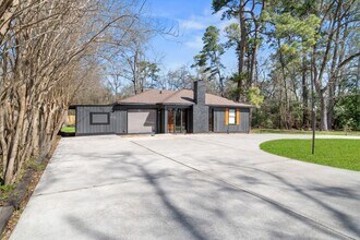 Building Photo - 2004 White Oak Dr