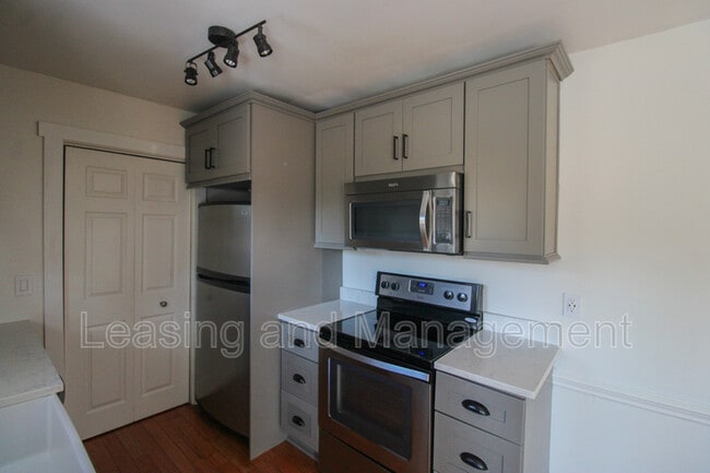 Building Photo - 2004 Vestry Dr