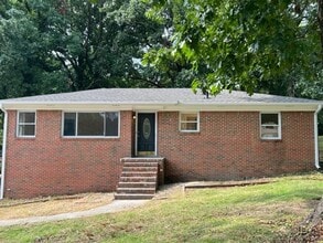 Building Photo - 641 26th Ave NW